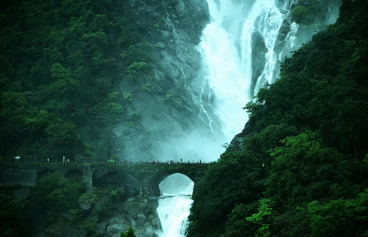 dudhsagar waterfall trek photos
